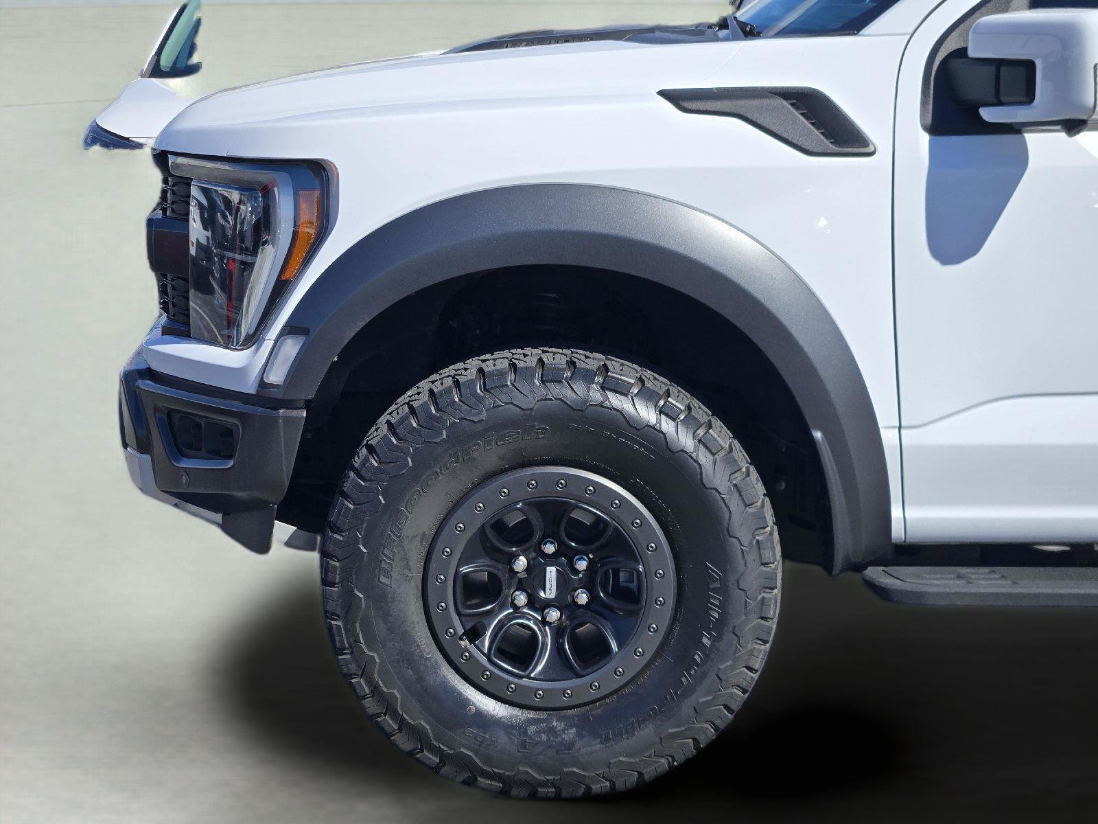 Used 2023 Ford F150 Raptor AWD/4WD image 9