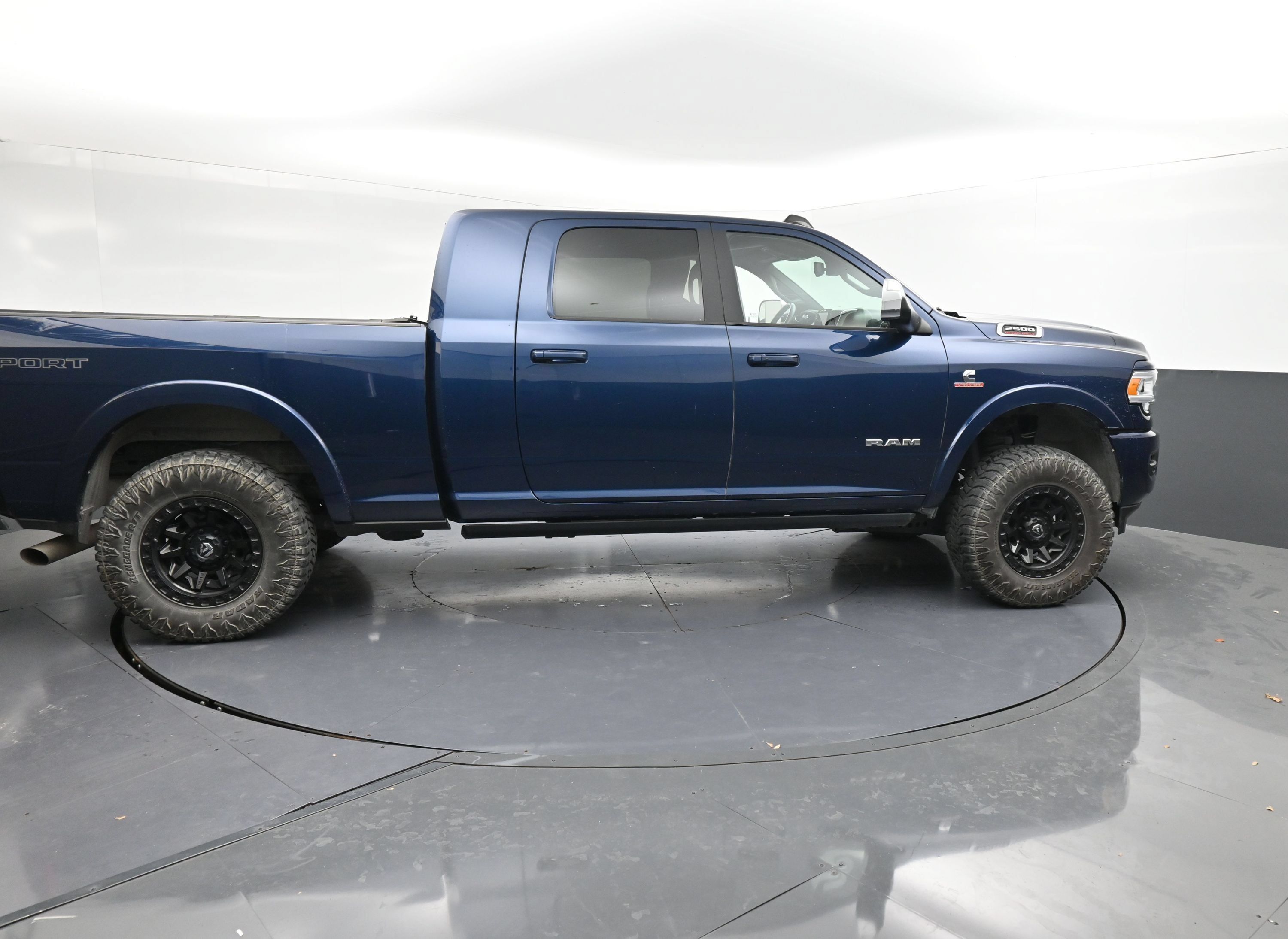 Used 2022 RAM 2500 Laramie AWD/4WD image 9