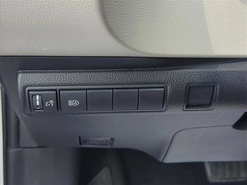 Used 2021 Toyota Corolla LE image 14