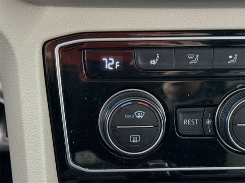 Used 2018 Volkswagen Atlas SEL w/ R-Line Package image 13