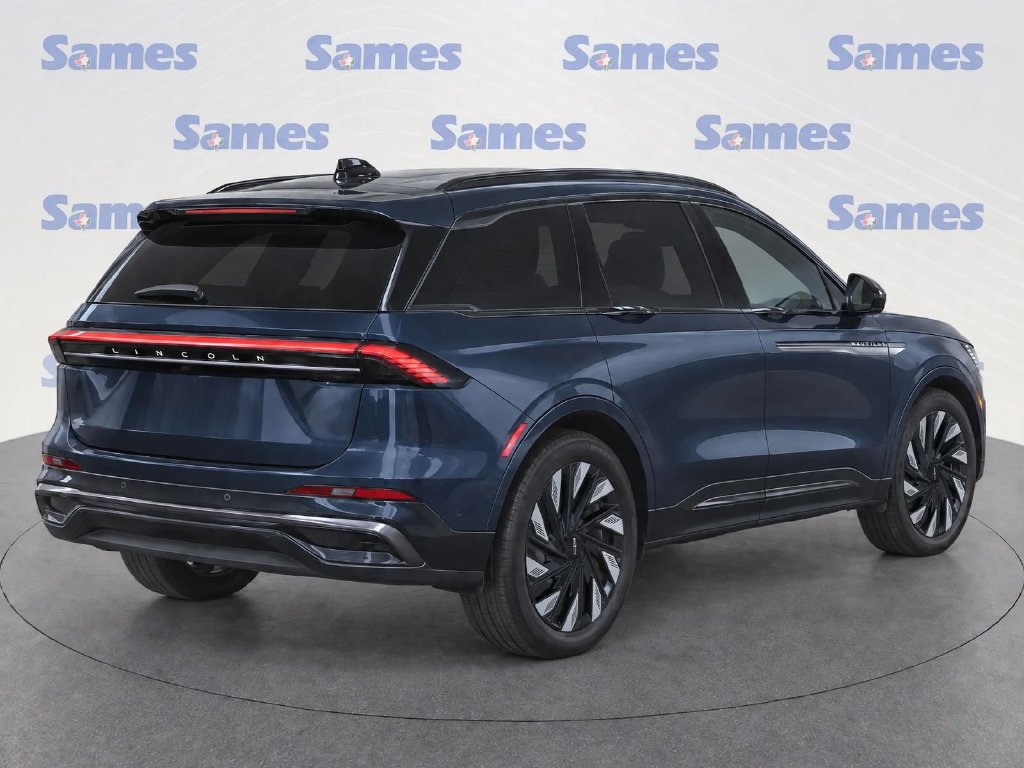 Used 2024 Lincoln Nautilus Reserve w/ Equipment Group 202A AWD/4WD image 3