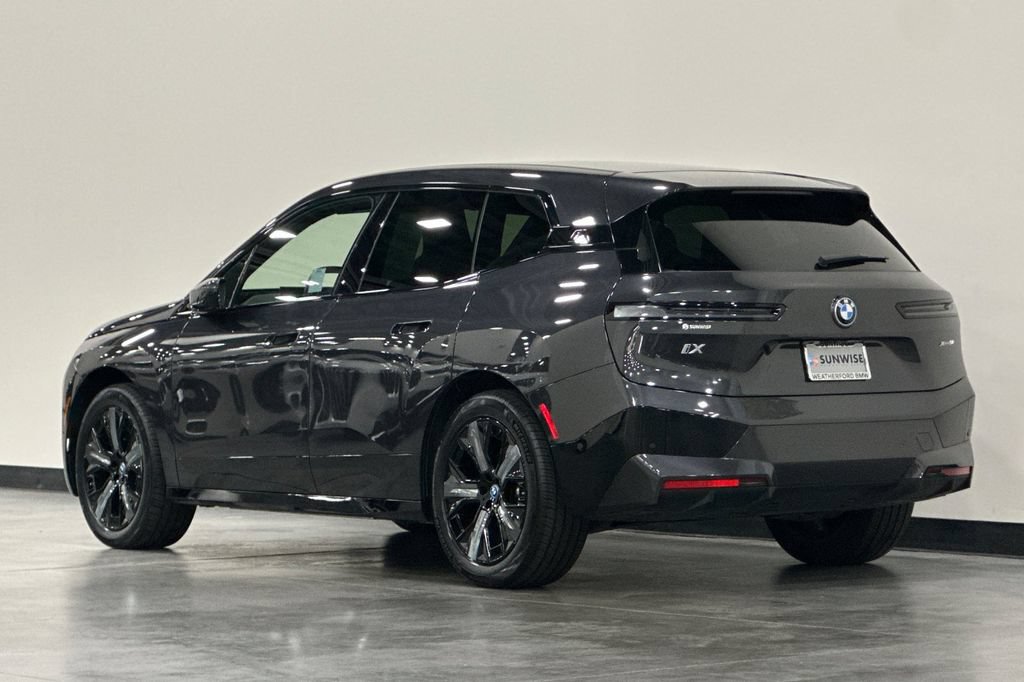 Used 2024 BMW iX xDrive50 w/ Sport Package AWD/4WD image 6
