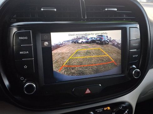 Certified 2022 Kia Soul LX image 17