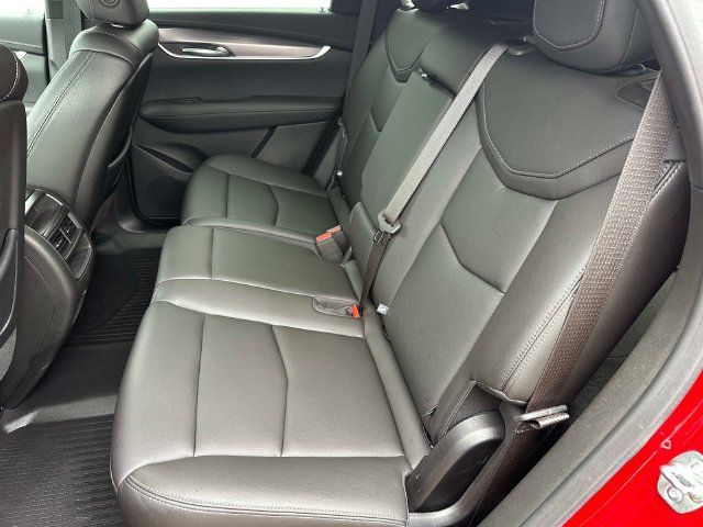 Used 2024 Cadillac XT5 Luxury FWD image 11