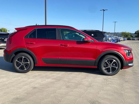 New 2026 Kia Niro EX FWD image 2