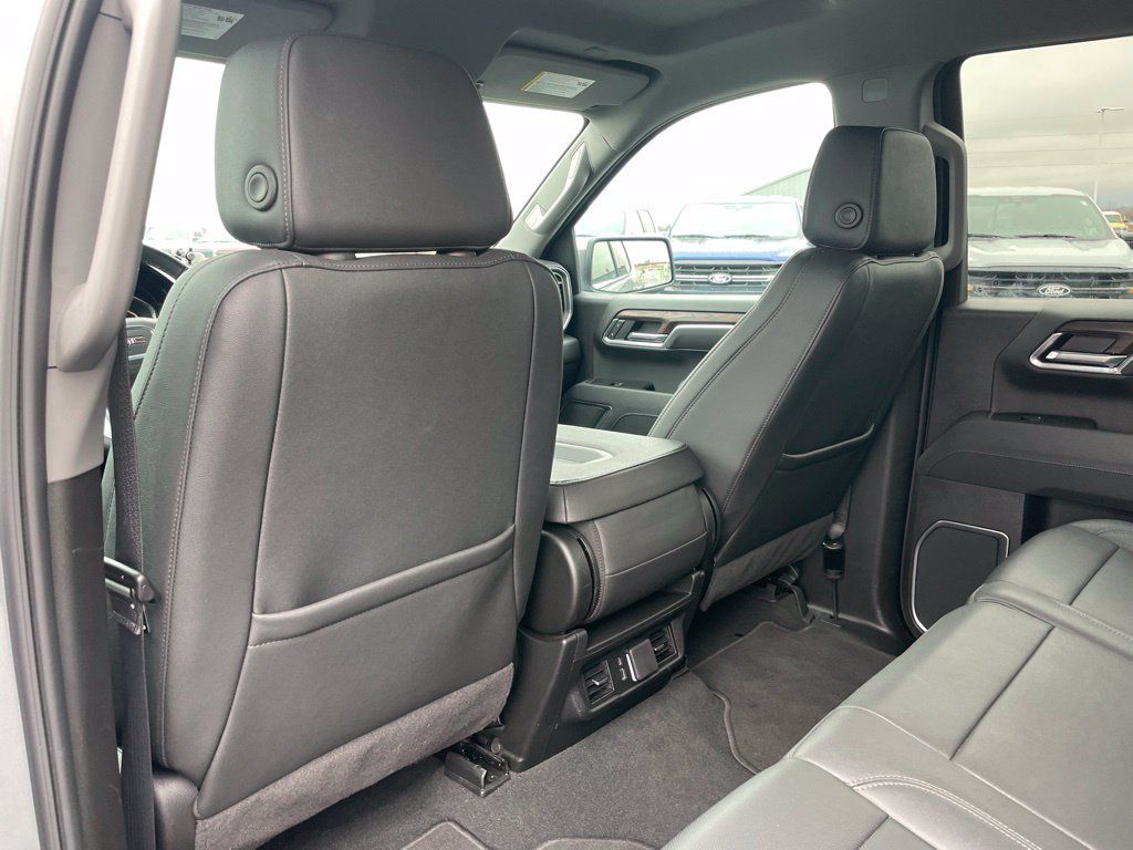 Used 2025 GMC Sierra 1500 SLT AWD/4WD image 57