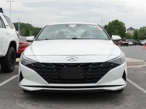 Used 2022 Hyundai Elantra SEL w/ Cargo Package FWD image 2