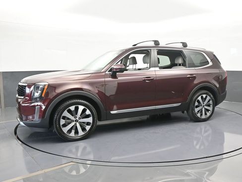 Used 2022 Kia Telluride EX w/ EX Premium Package image 2