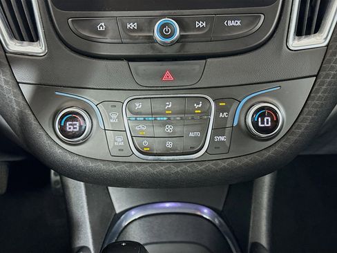 Used 2018 Chevrolet Malibu Hybrid w/ Driver Confidence Package FWD image 23