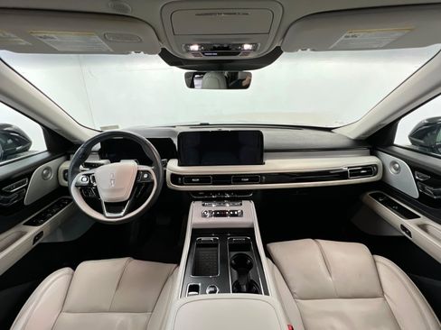 Used 2025 Lincoln Aviator Reserve w/ Equipment Group 201A image 10