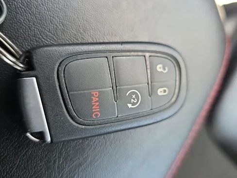 Used 2021 Jeep Cherokee Trailhawk AWD/4WD image 33
