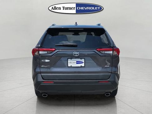 Used 2024 Toyota RAV4 XLE FWD image 5