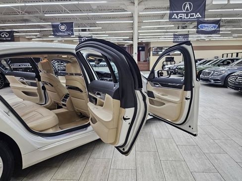 Used 2019 BMW 740i RWD image 15