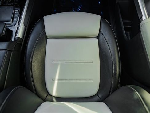 Used 2021 Mercedes-Benz GLB 250 4MATIC image 31