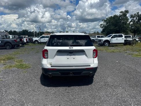 Used 2024 Ford Explorer XLT w/ Equipment Group 202A RWD image 5