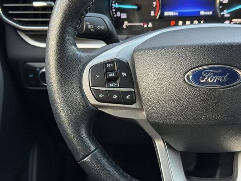 Certified 2022 Ford Explorer XLT w/ Equipment Group 202A image 27