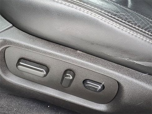 Used 2017 Ford Taurus SHO w/ Driver Assist Package image 7