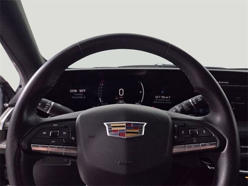 Certified 2024 Cadillac XT4 Premium Luxury image 10