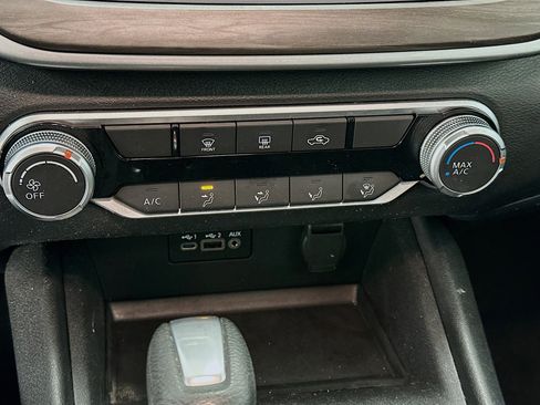 Used 2025 Nissan Altima 2.5 SV image 24