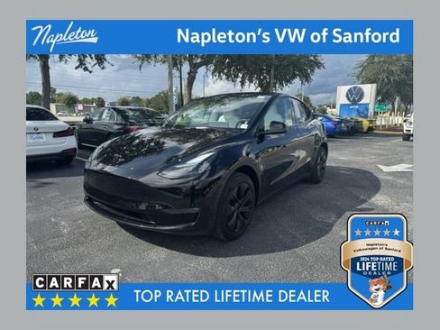 Used 2025 Tesla Model Y Long Range AWD/4WD image 1