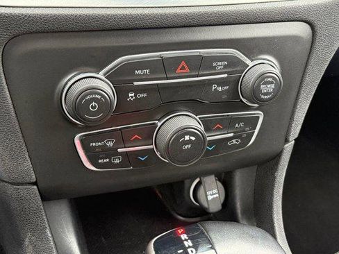 Used 2022 Dodge Charger SXT image 24