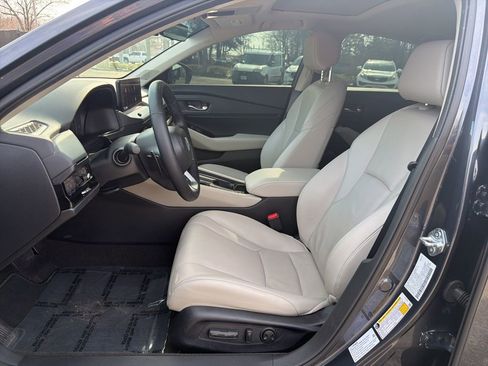 Used 2025 Honda Accord Touring image 13