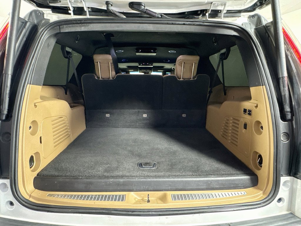 Used 2019 Cadillac Escalade ESV Platinum RWD image 32