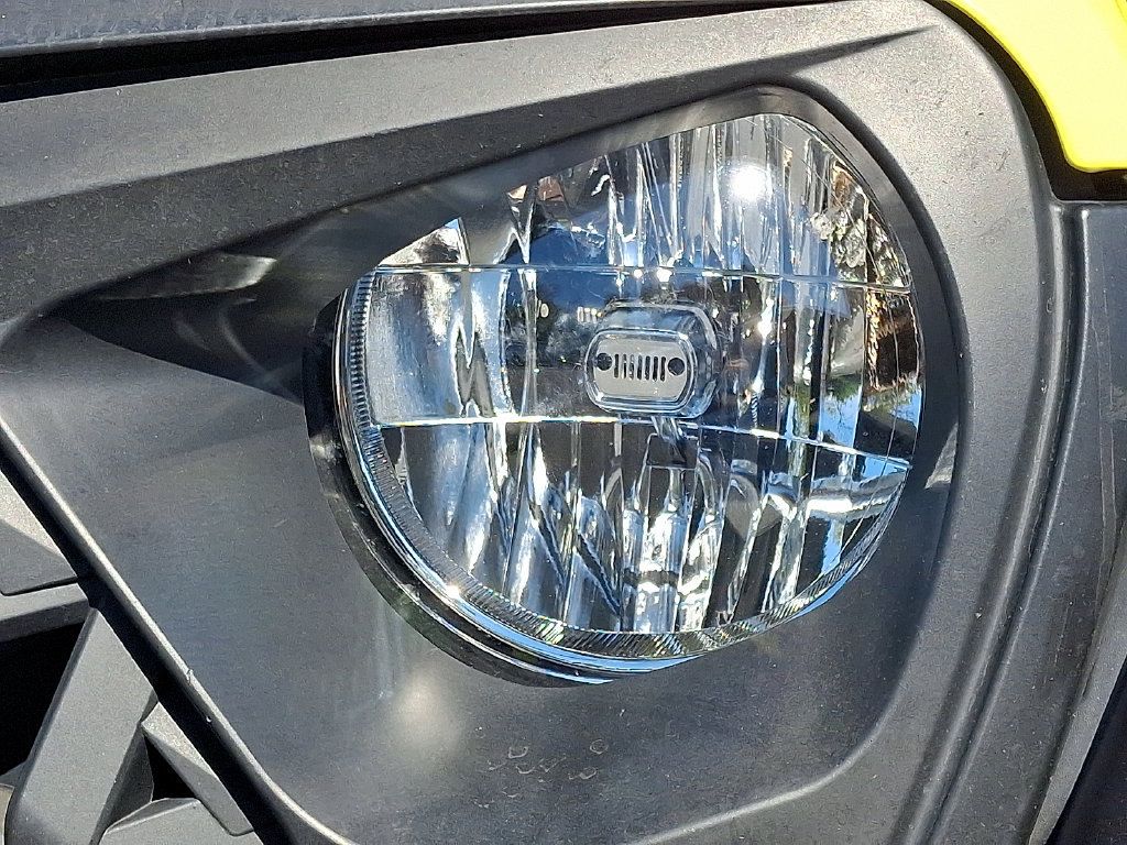 Used 2023 Jeep Wrangler Sport AWD/4WD image 10
