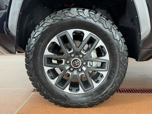 Used 2023 Toyota Tundra Limited image 9