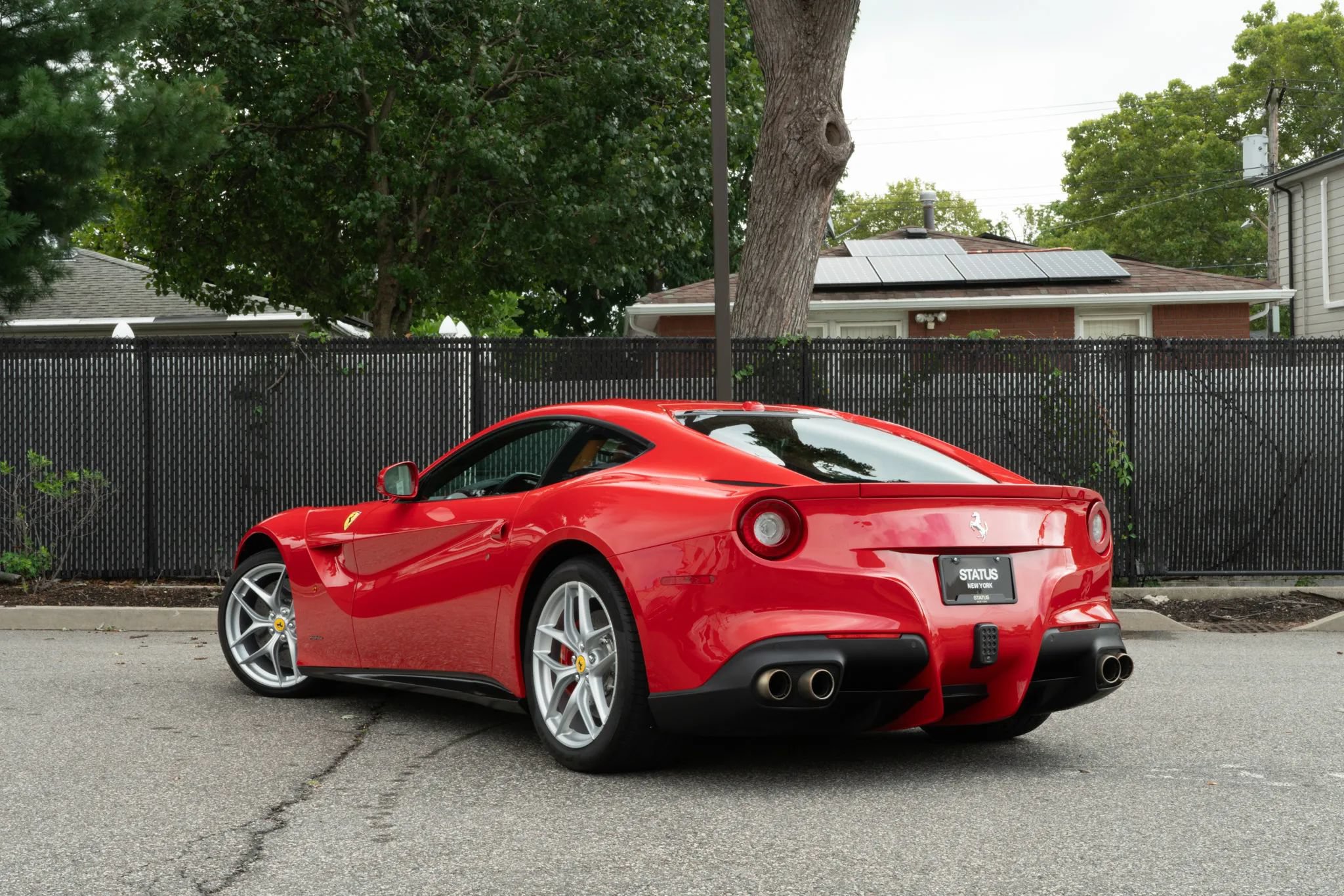 Used 2017 Ferrari F12 Berlinetta RWD image 9