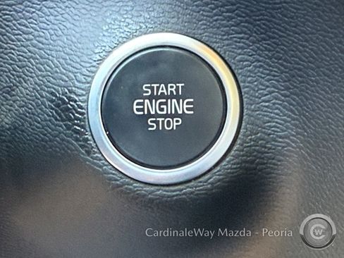 Used 2025 Volvo XC40 B5 Plus AWD/4WD image 25