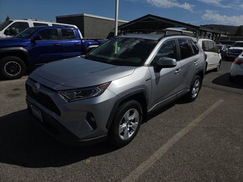 Used 2019 Toyota RAV4 XLE w/ Carpet Mat Package AWD/4WD image 1