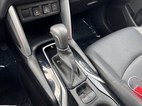 Used 2023 Toyota Corolla Cross XLE image 24