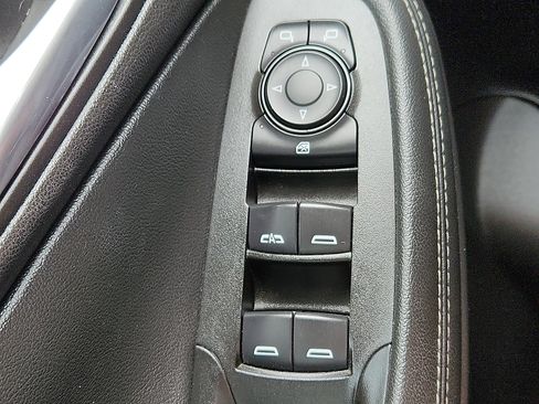 Used 2022 Buick Encore GX Select w/ Sport Touring Package FWD image 17