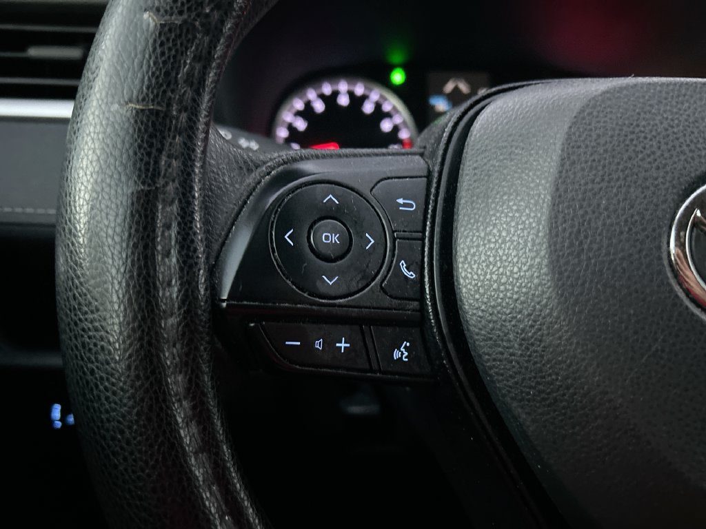 Used 2021 Toyota RAV4 LE FWD image 15