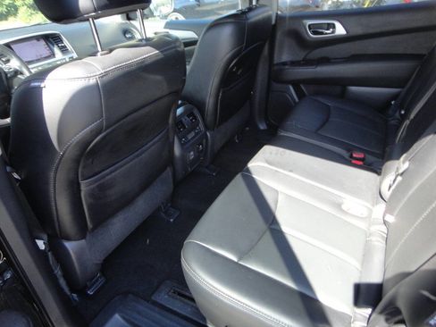 Used 2018 Nissan Pathfinder SL w/ SL Premium Package image 13