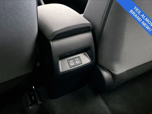 Used 2026 Toyota Corolla SE image 32