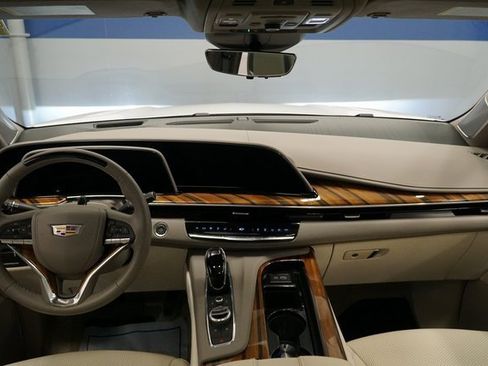 New 2024 Cadillac Escalade ESV Sport Platinum w/ LPO, ONYX Package image 13