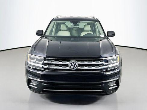 Used 2018 Volkswagen Atlas SE w/ R-Line Package FWD image 2