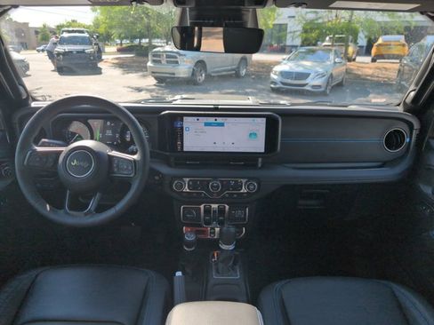 Used 2025 Jeep Wrangler Unlimited Rubicon 4xe w/ Safety Group AWD/4WD image 21