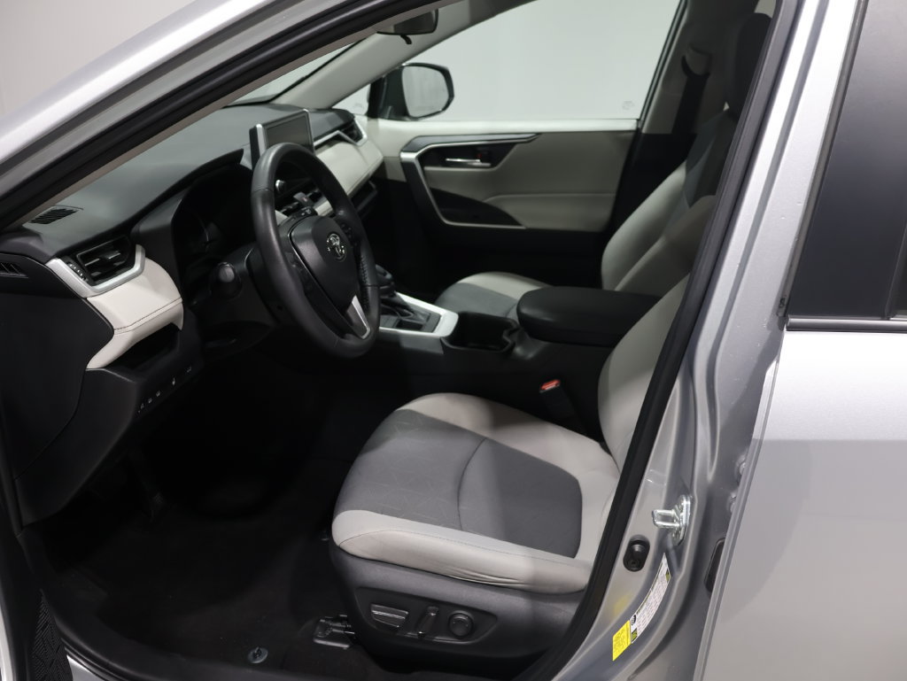 Used 2024 Toyota RAV4 XLE w/ Convenience Package AWD/4WD image 11