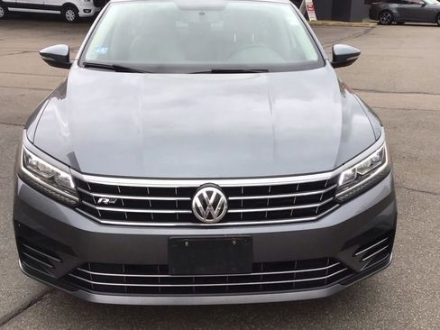 Used 2018 Volkswagen Passat 2.0T FWD image 2