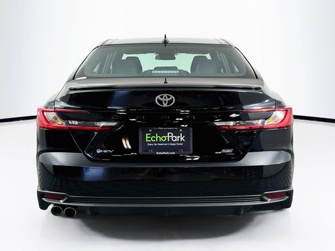 Used 2025 Toyota Camry SE FWD image 7