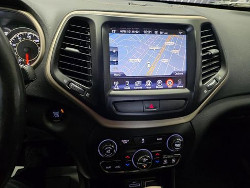 Used 2016 Jeep Cherokee Limited image 25