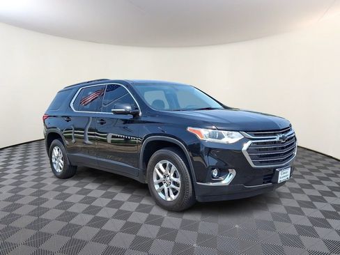 Used 2020 Chevrolet Traverse LT FWD image 1