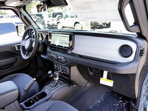 New 2025 Jeep Gladiator Sport image 13