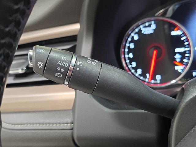 Used 2019 GMC Acadia Denali AWD/4WD image 25