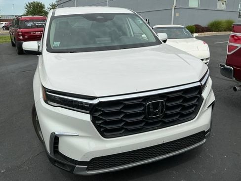 Used 2024 Honda Pilot EX-L image 3