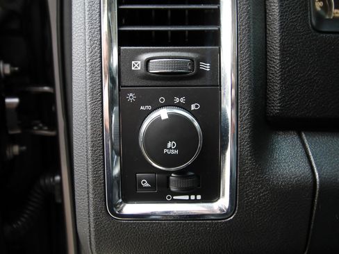 Used 2017 RAM 2500 Laramie image 25