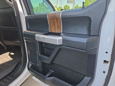 Used 2019 Ford F150 Lariat w/ Equipment Group 502A Luxury AWD/4WD image 28